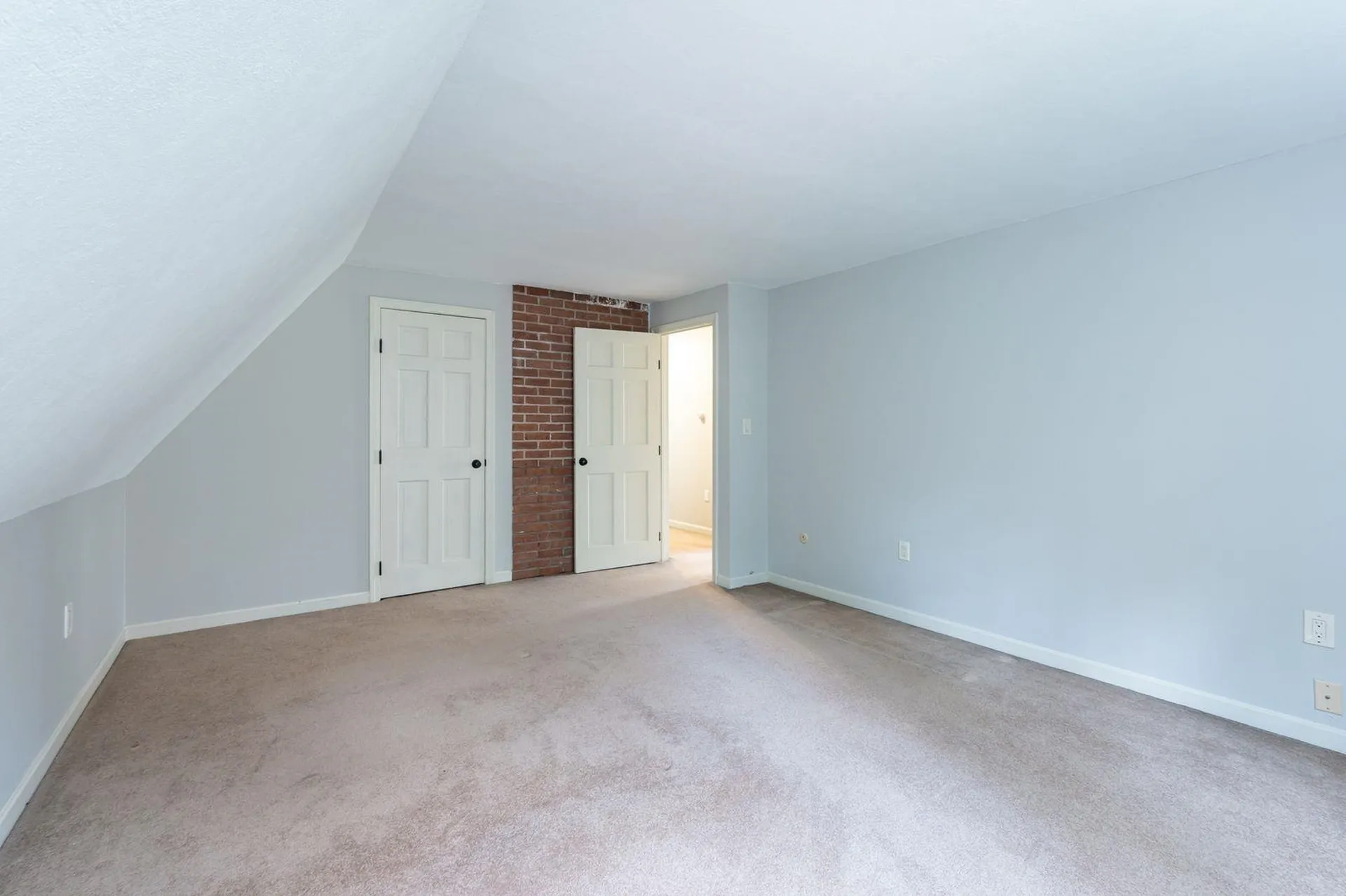 87 Island Pond Road Derry NH 03038