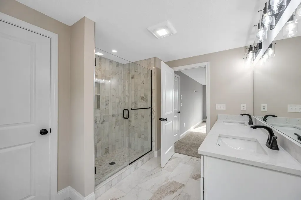 59 Thistlewood Drive Pelham NH 03076