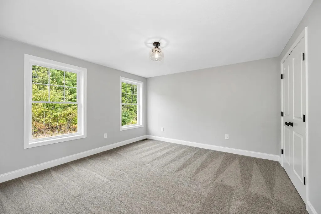 59 Thistlewood Drive Pelham NH 03076