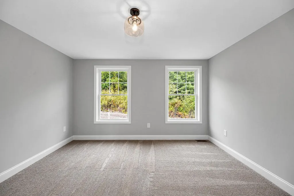 59 Thistlewood Drive Pelham NH 03076