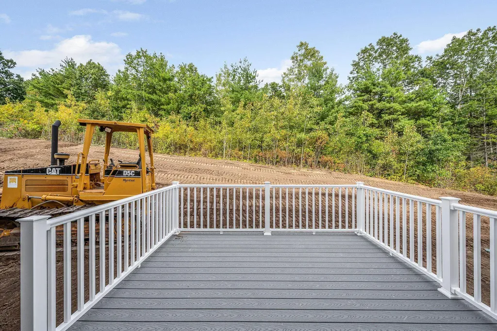 59 Thistlewood Drive Pelham NH 03076