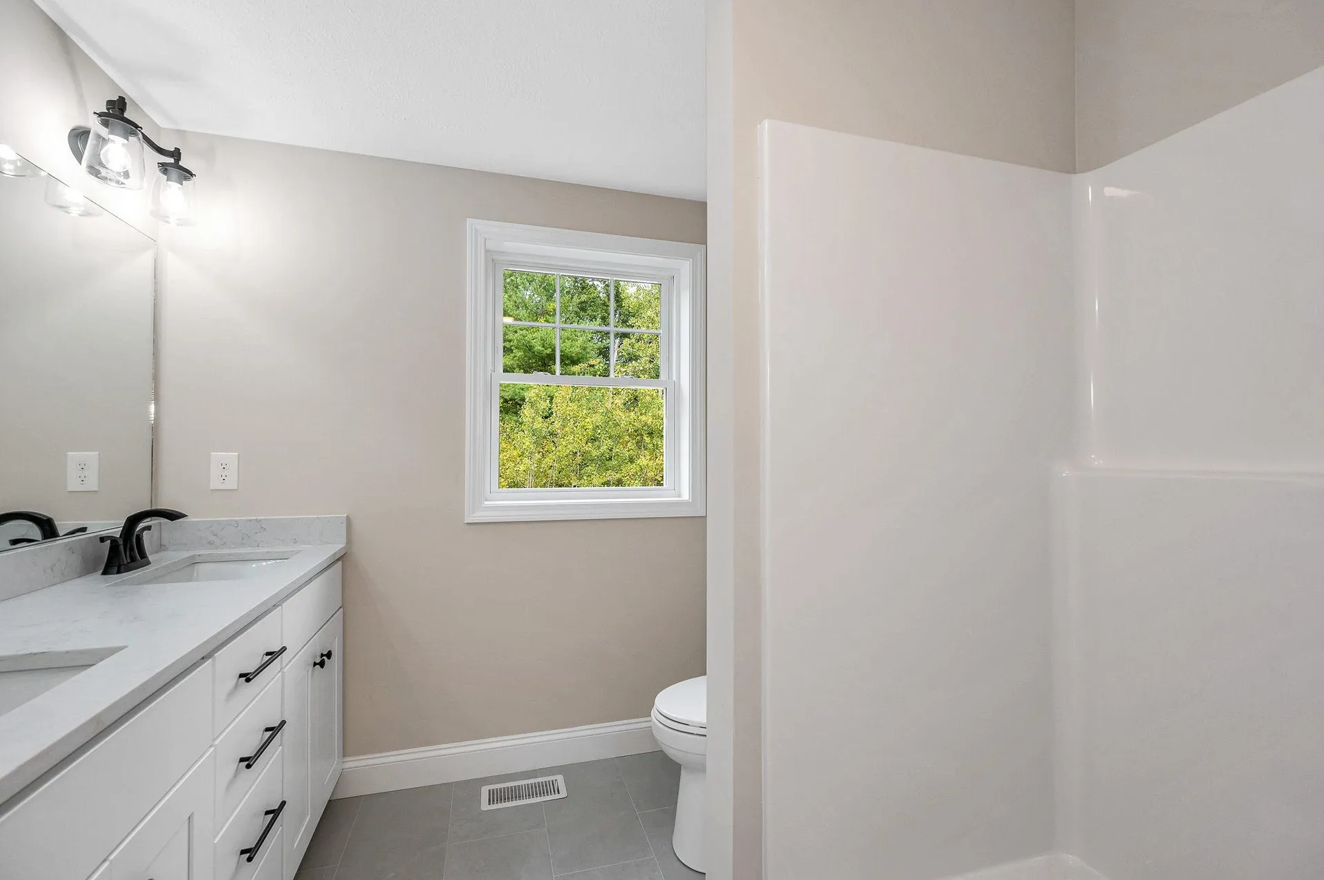 59 Thistlewood Drive Pelham NH 03076