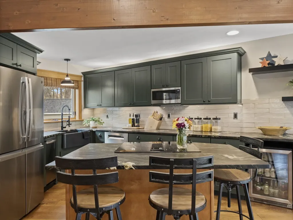 32 Noyes Road Londonderry NH 03053