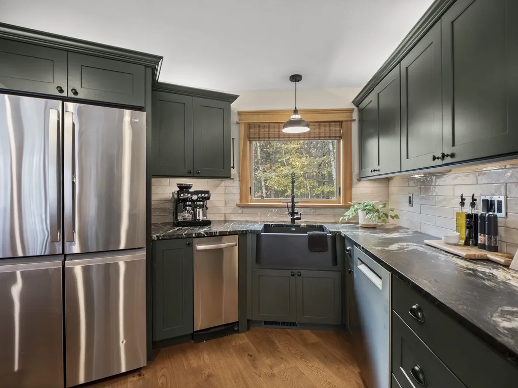 32 Noyes Road Londonderry NH 03053