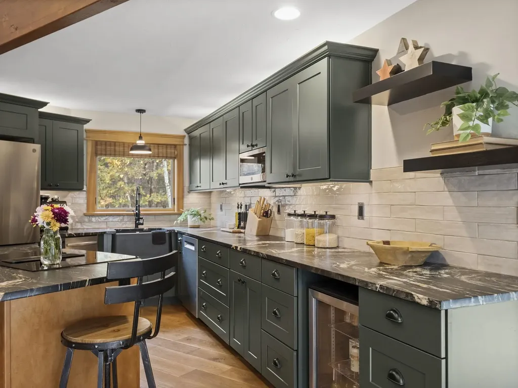 32 Noyes Road Londonderry NH 03053