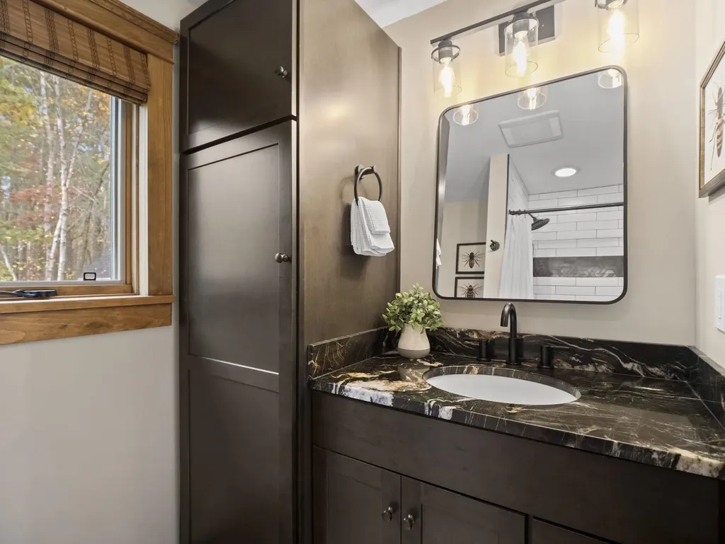 32 Noyes Road Londonderry NH 03053