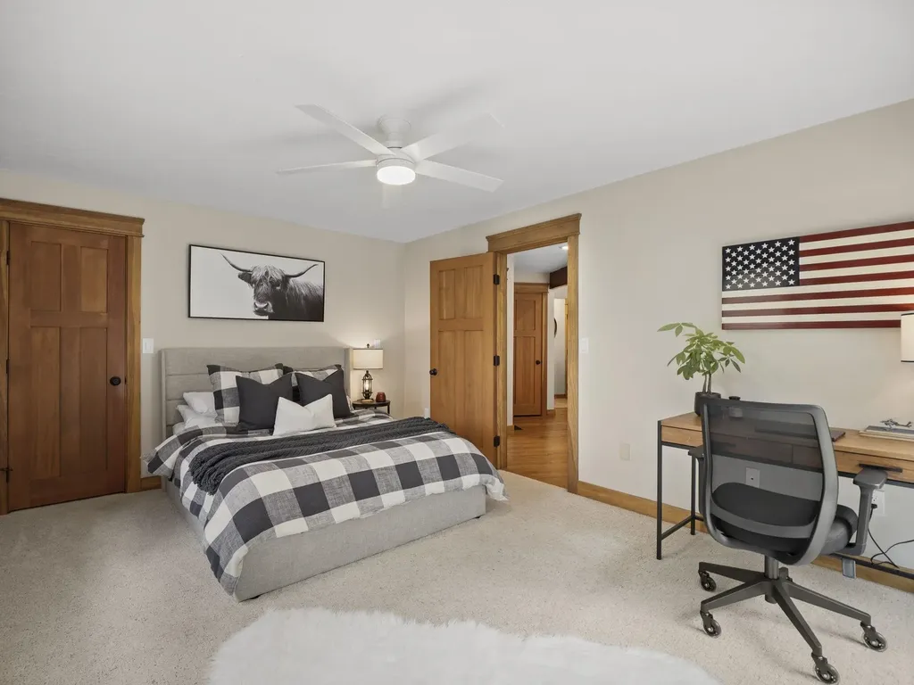 32 Noyes Road Londonderry NH 03053