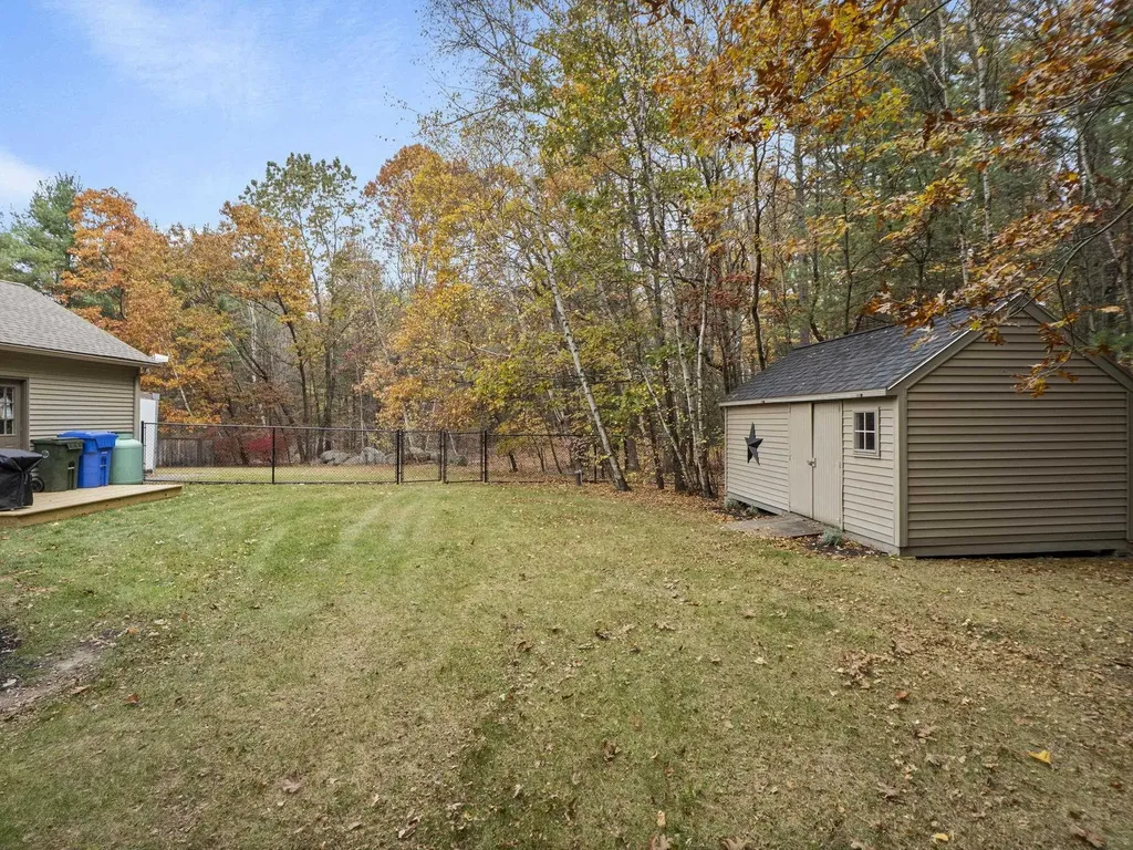 32 Noyes Road Londonderry NH 03053