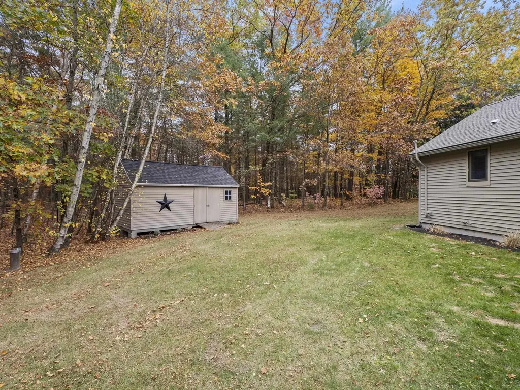 32 Noyes Road Londonderry NH 03053