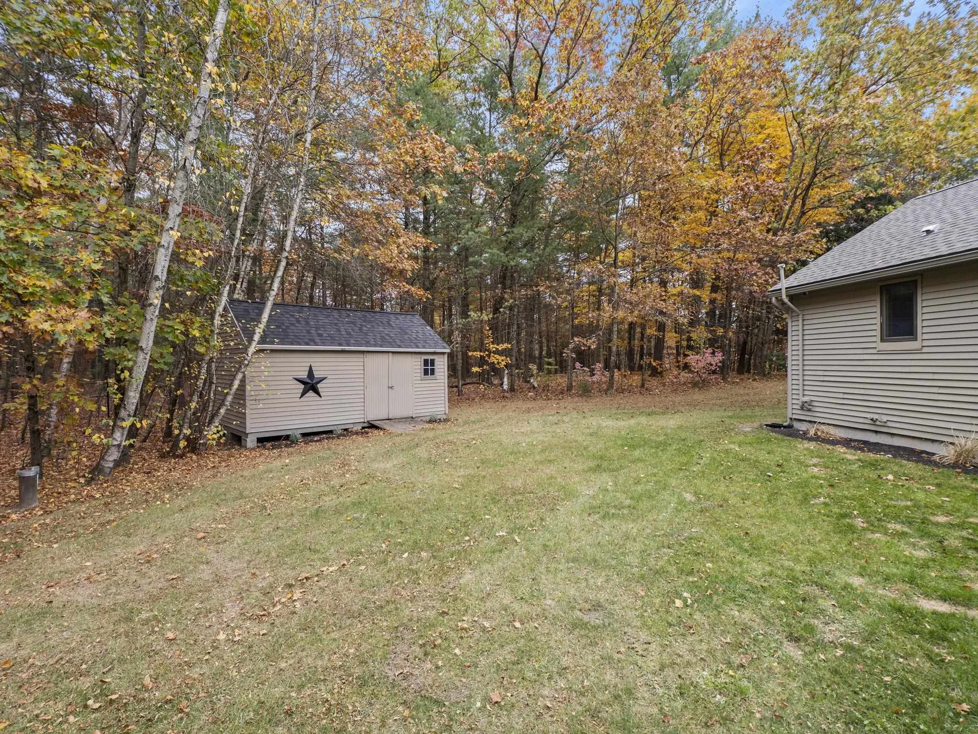 32 Noyes Road Londonderry NH 03053