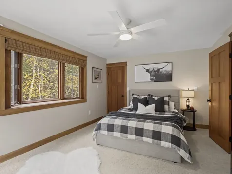 32 Noyes Road Londonderry NH 03053