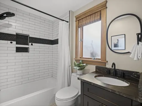 32 Noyes Road Londonderry NH 03053