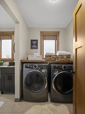 32 Noyes Road Londonderry NH 03053