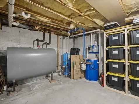 32 Noyes Road Londonderry NH 03053