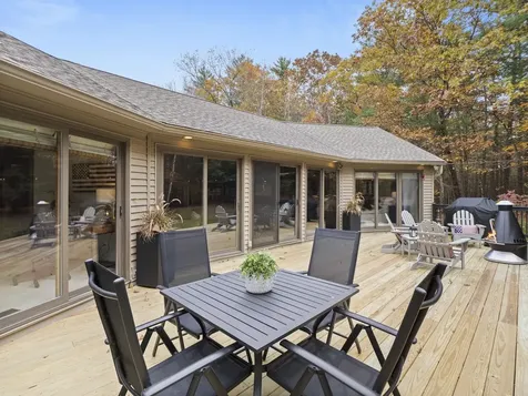 32 Noyes Road Londonderry NH 03053