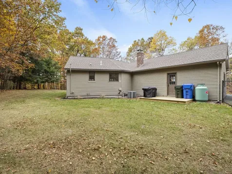 32 Noyes Road Londonderry NH 03053