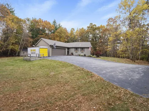 32 Noyes Road Londonderry NH 03053