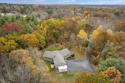 32 Noyes Road Londonderry NH 03053