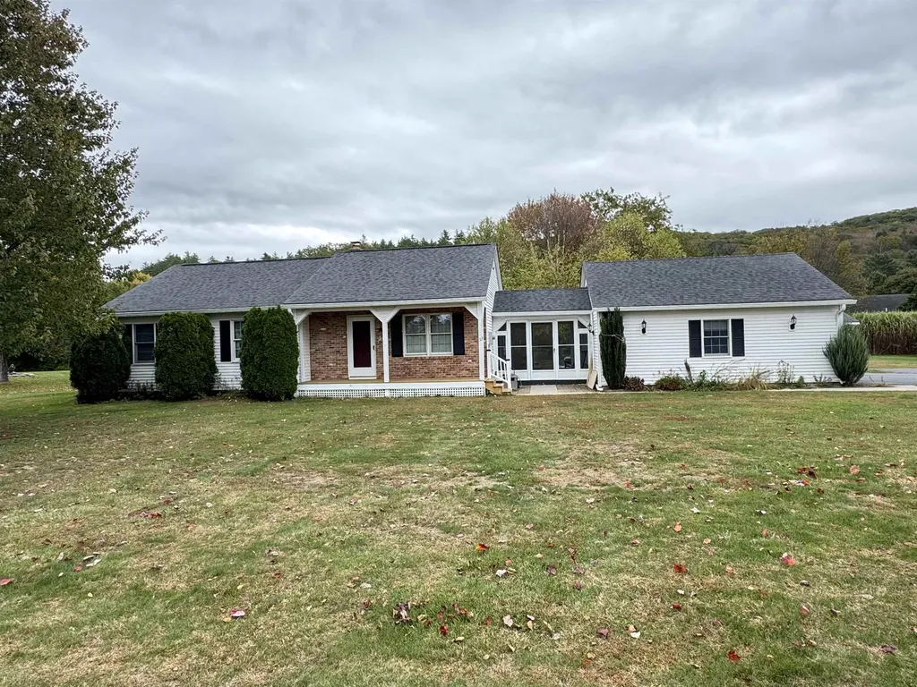 33 Dearborn Circle Walpole NH 03608