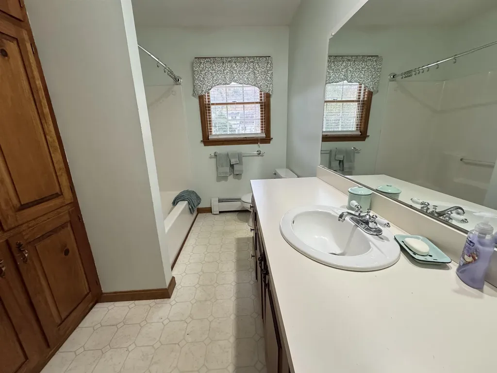 33 Dearborn Circle Walpole NH 03608