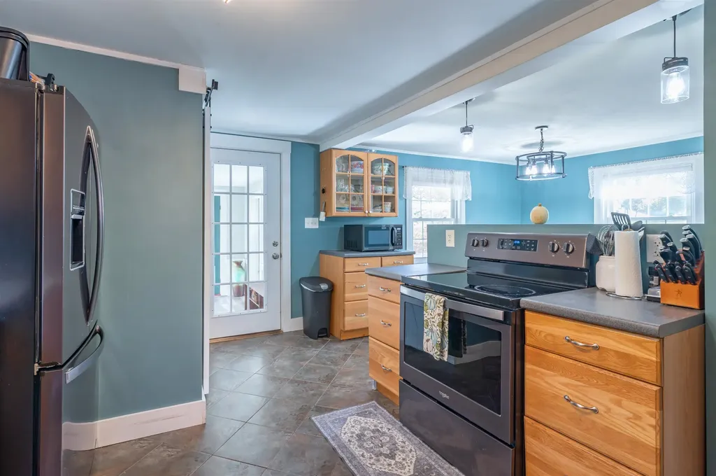 16 Liberty Avenue Franklin NH 03235