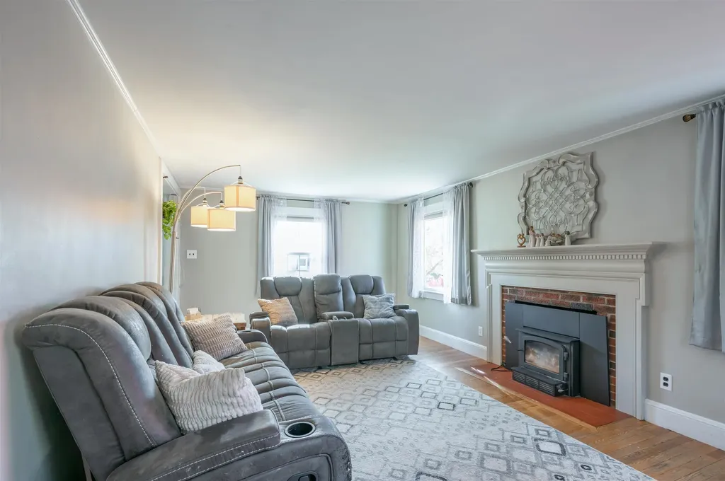 16 Liberty Avenue Franklin NH 03235