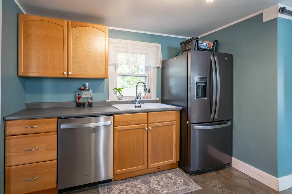 16 Liberty Avenue Franklin NH 03235