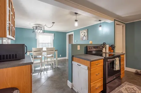 16 Liberty Avenue Franklin NH 03235