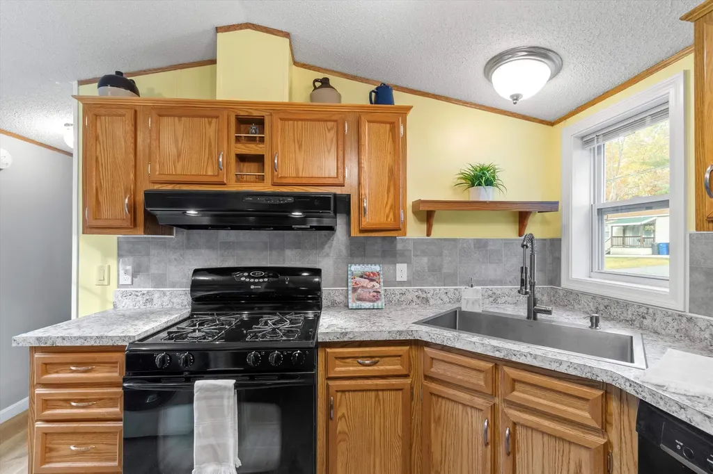 100 Rockingham Road Derry NH 03038