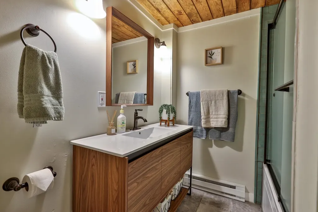 430 Hawk Mountain Road Pittsfield VT 05762