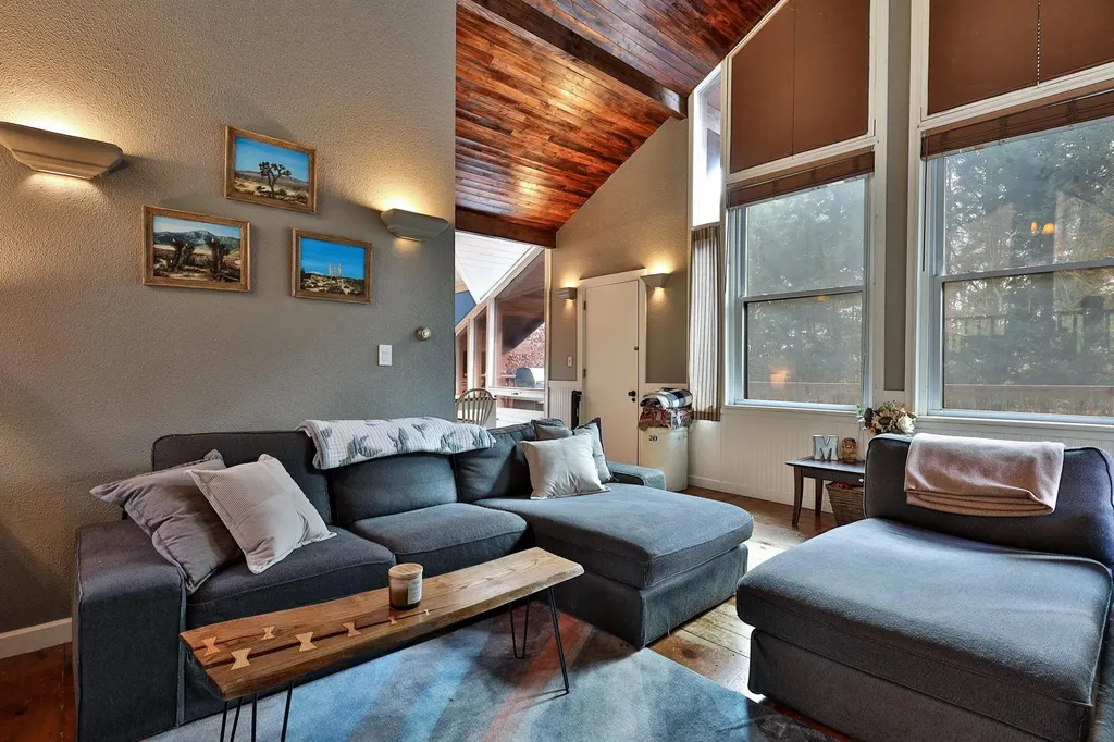 430 Hawk Mountain Road Pittsfield VT 05762