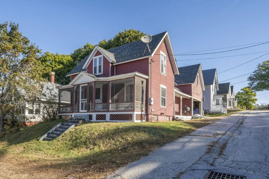 18 Highland Avenue Franklin NH 03235