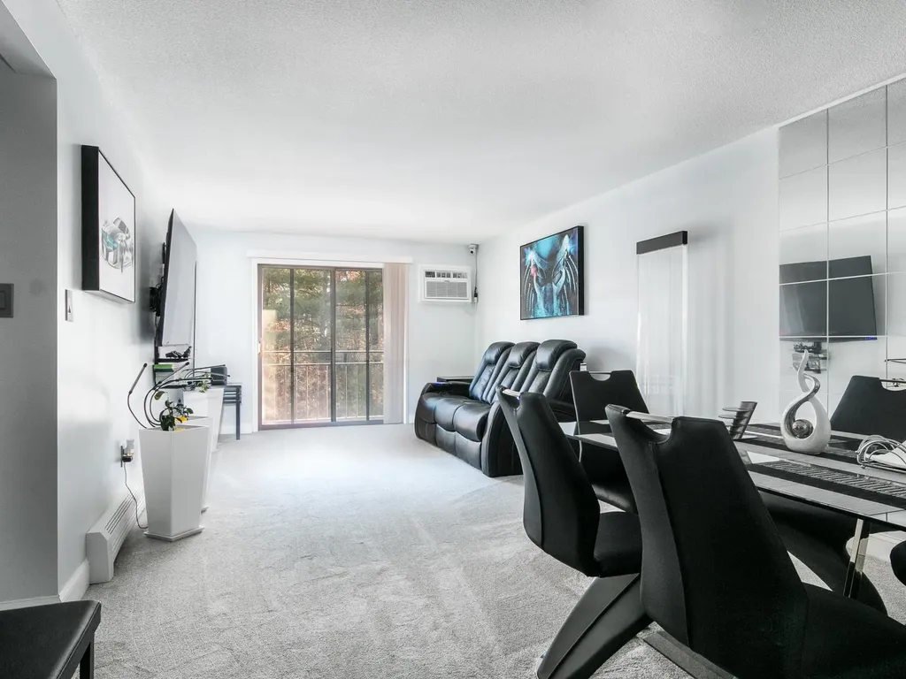 23 Country Club Drive Manchester NH 03102