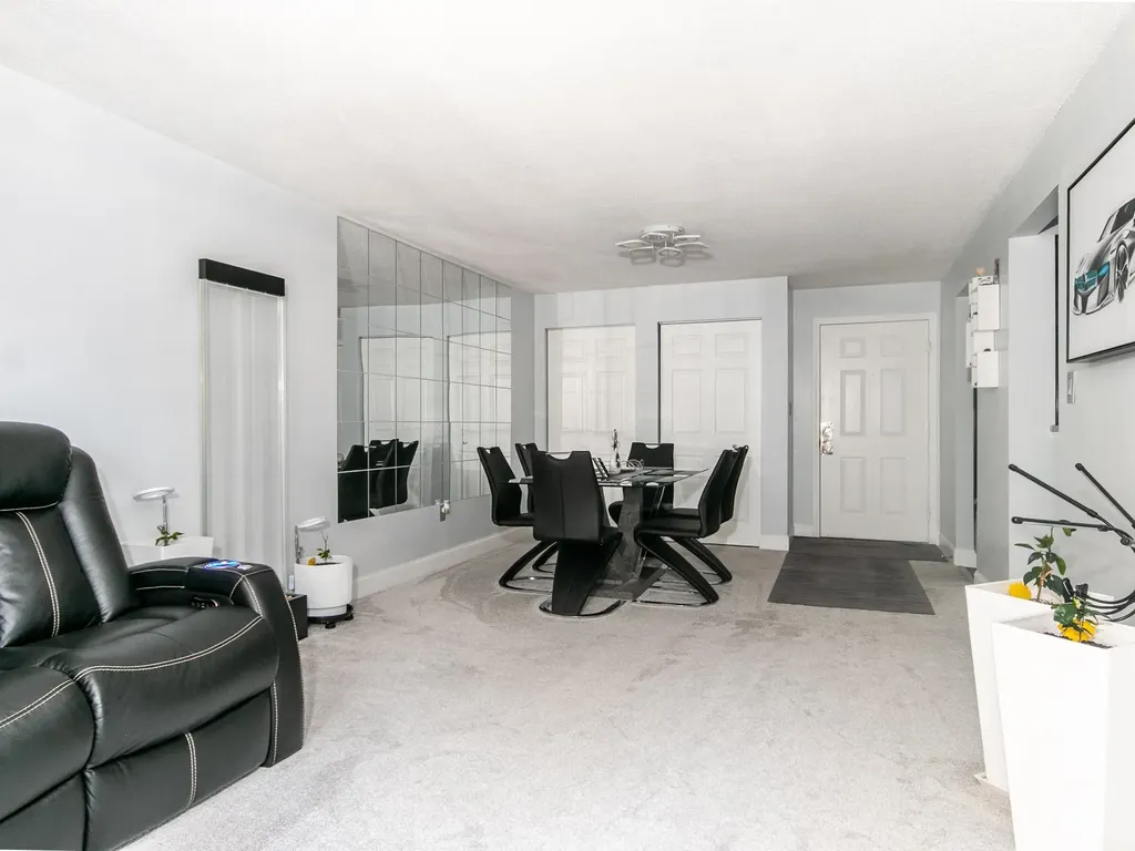 23 Country Club Drive Manchester NH 03102