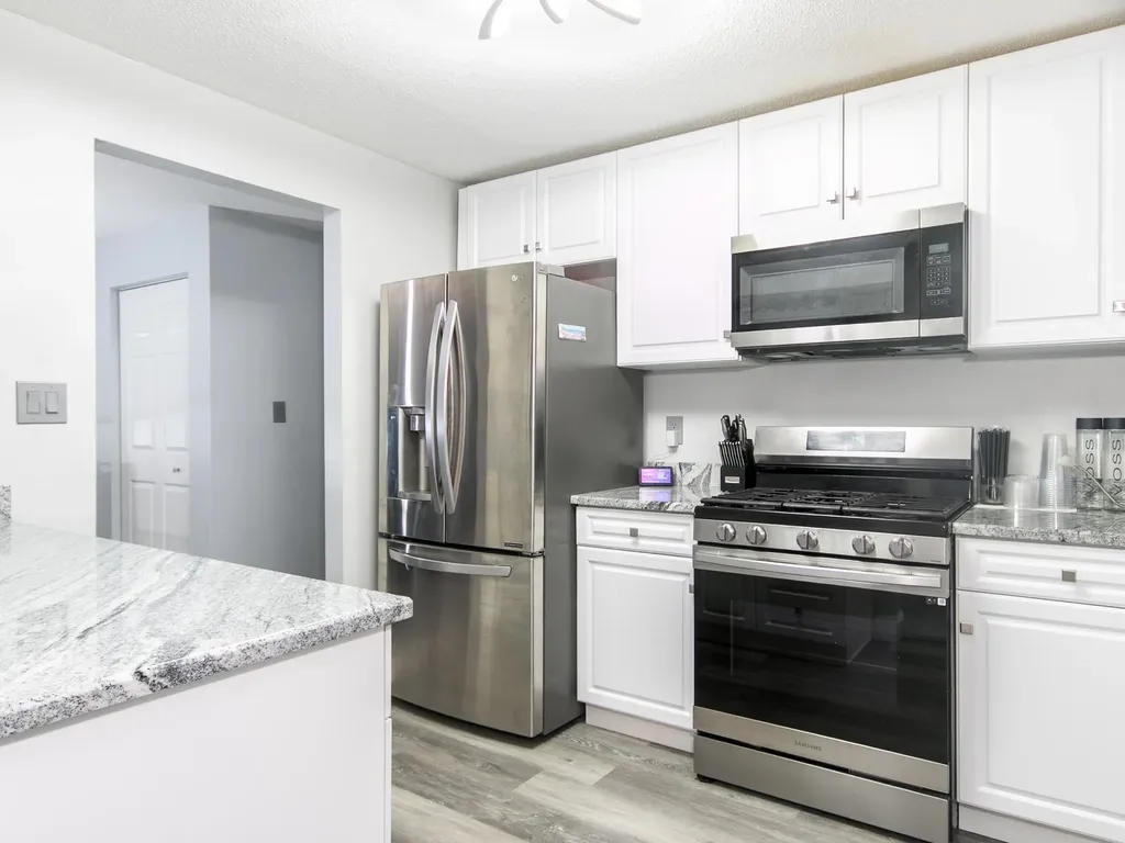 23 Country Club Drive Manchester NH 03102