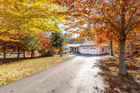 14 Solace Pointe Road Meredith NH 03253