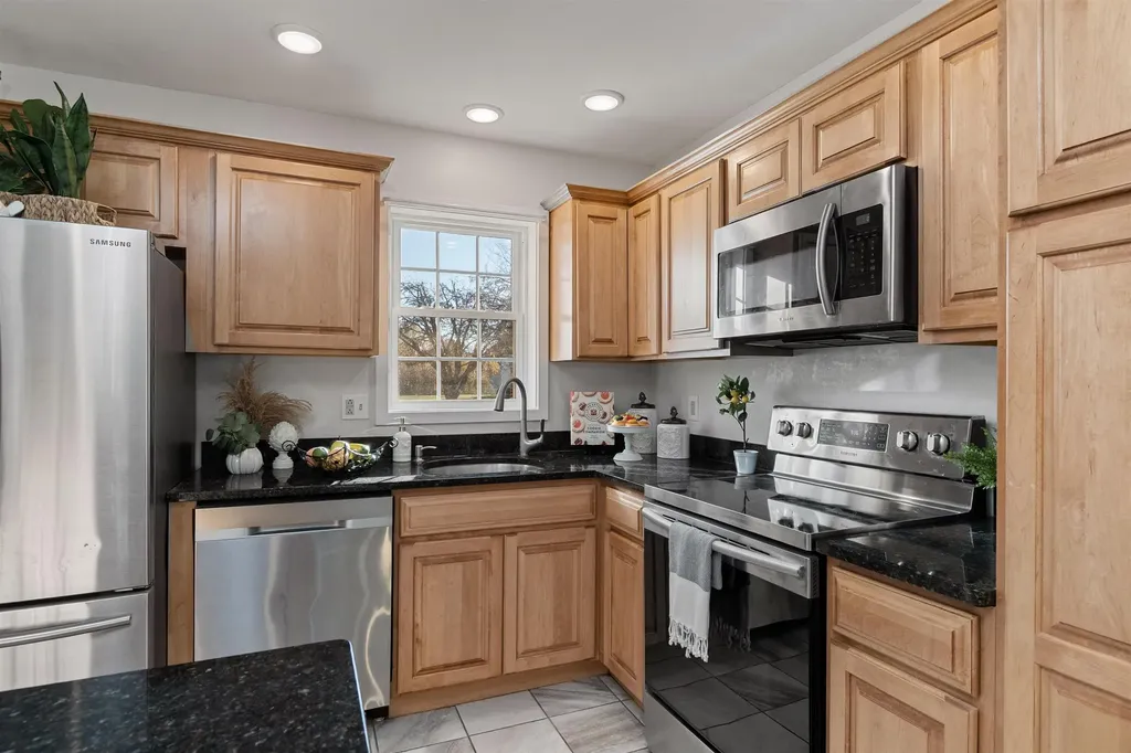 102 Saybrook Road Essex VT 05452