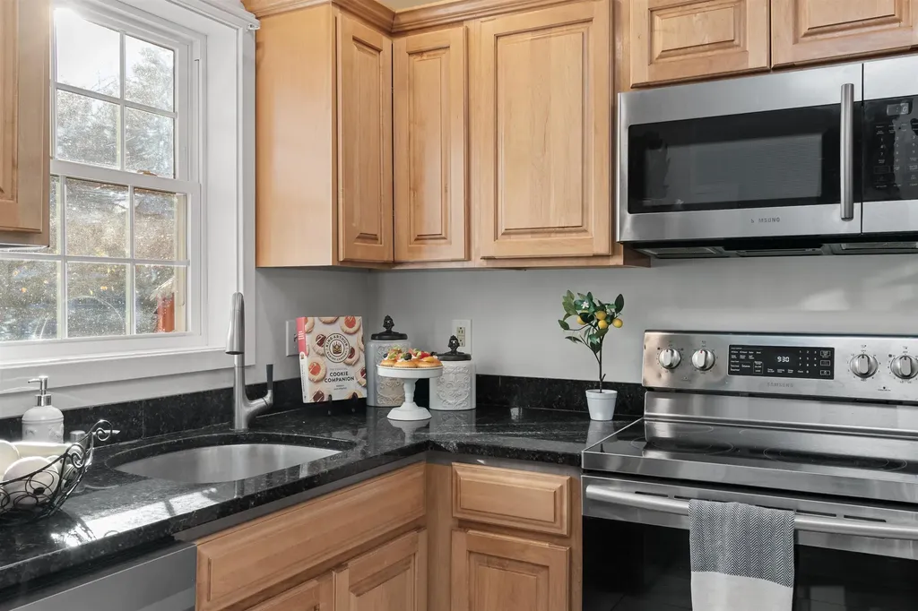 102 Saybrook Road Essex VT 05452