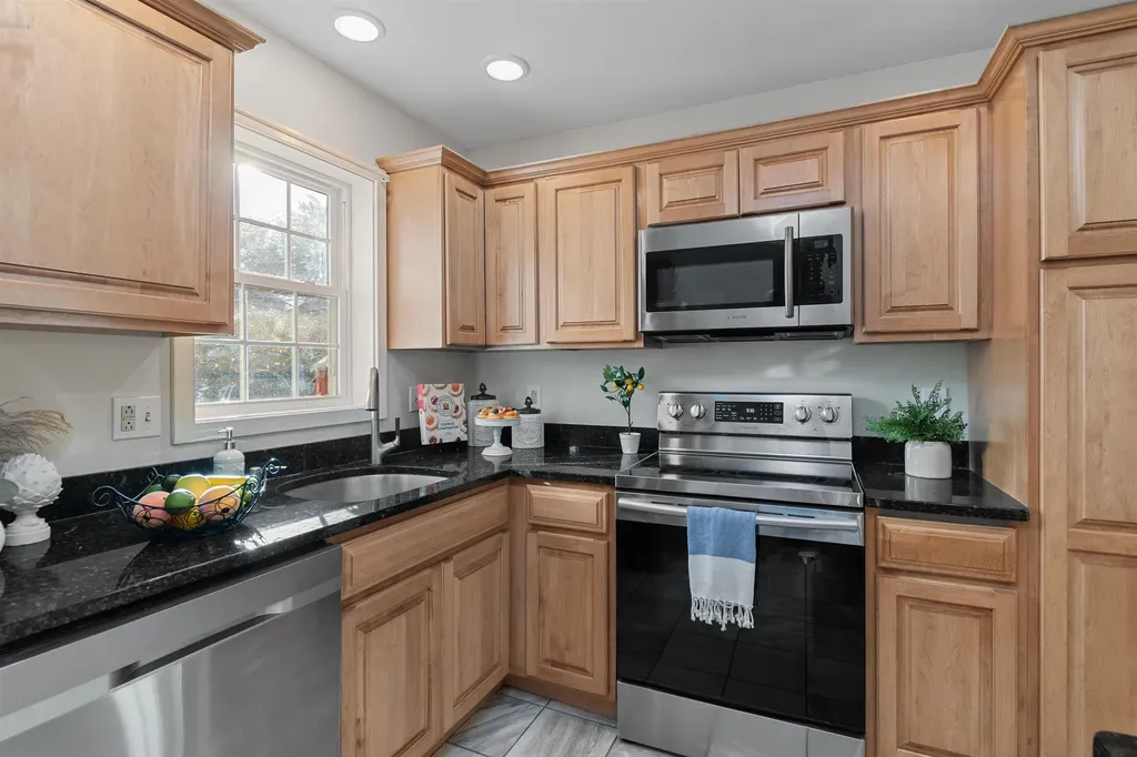 102 Saybrook Road Essex VT 05452