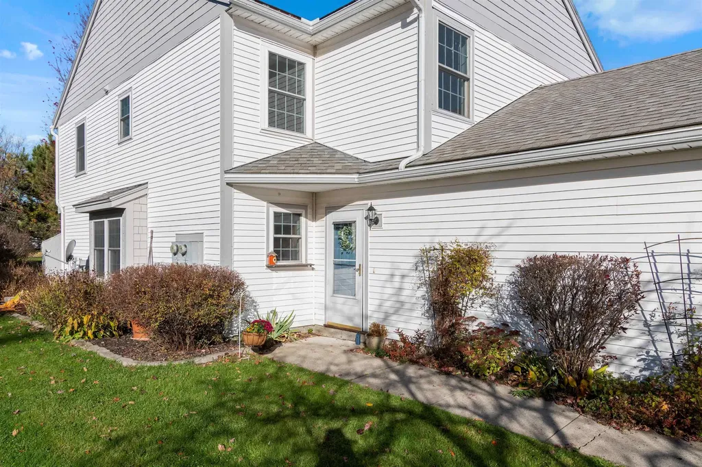 102 Saybrook Road Essex VT 05452