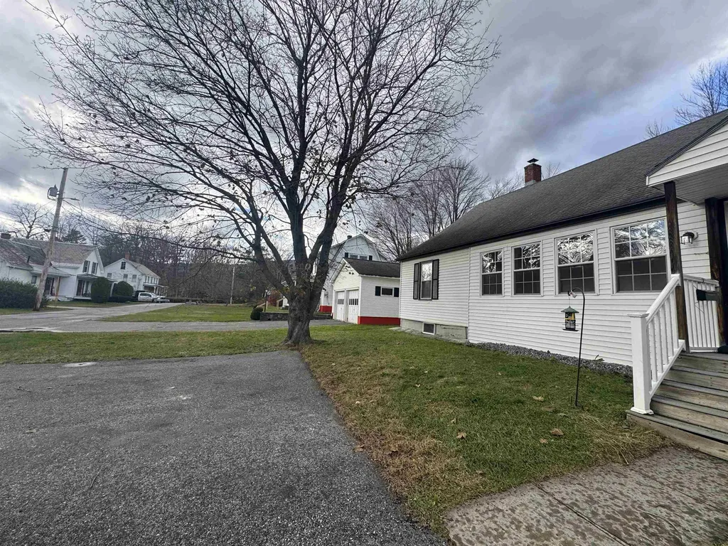 10 Meadow Street Ludlow VT 05149