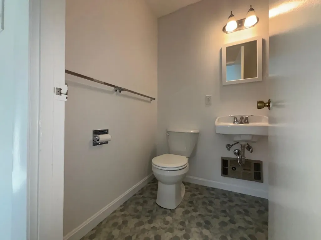 107 Treetop Circle Laconia NH 02346