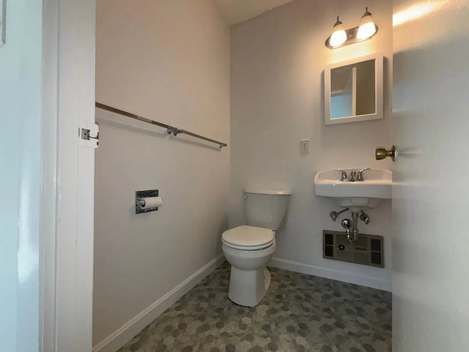 107 Treetop Circle Laconia NH 02346