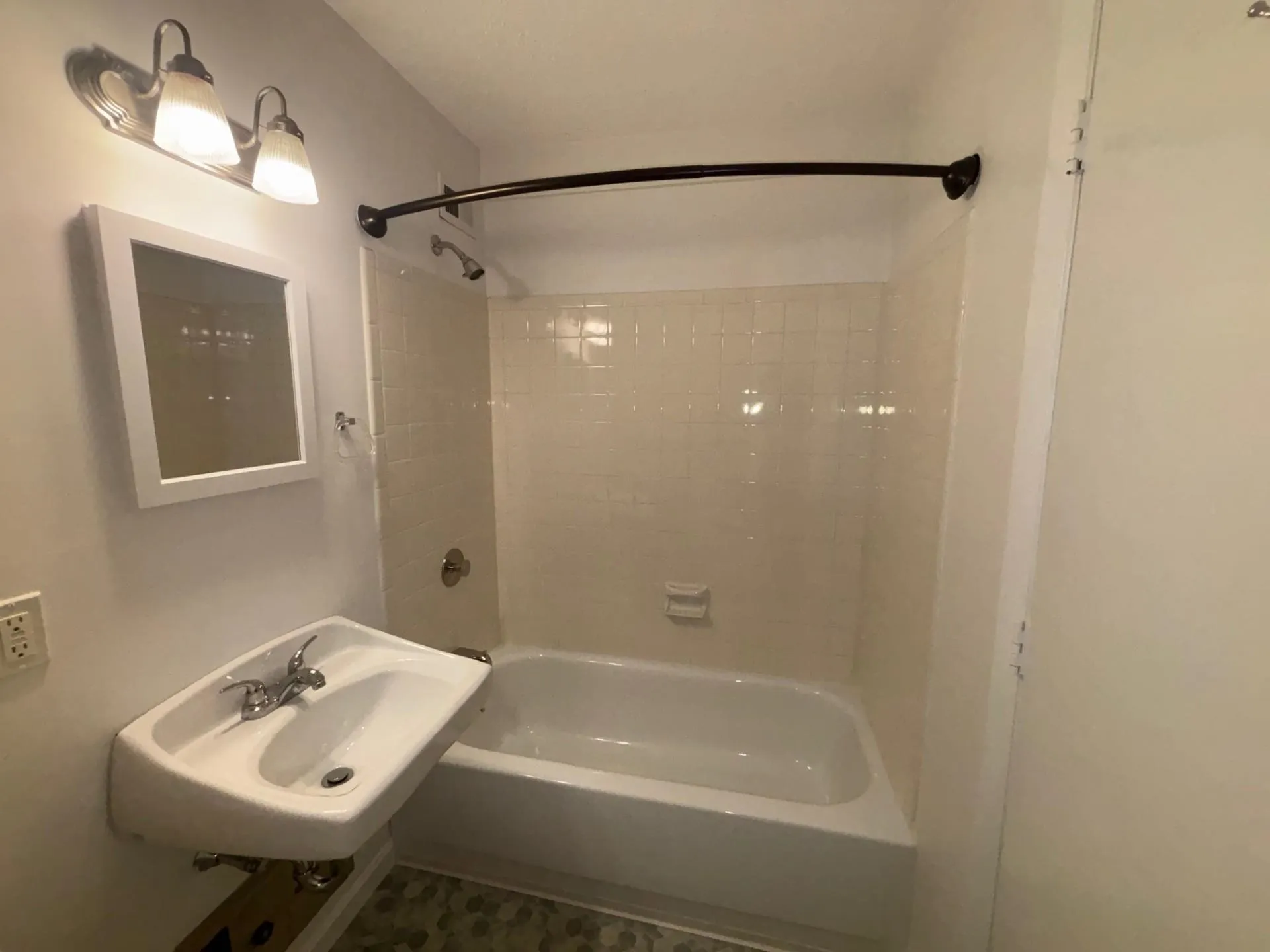 107 Treetop Circle Laconia NH 02346