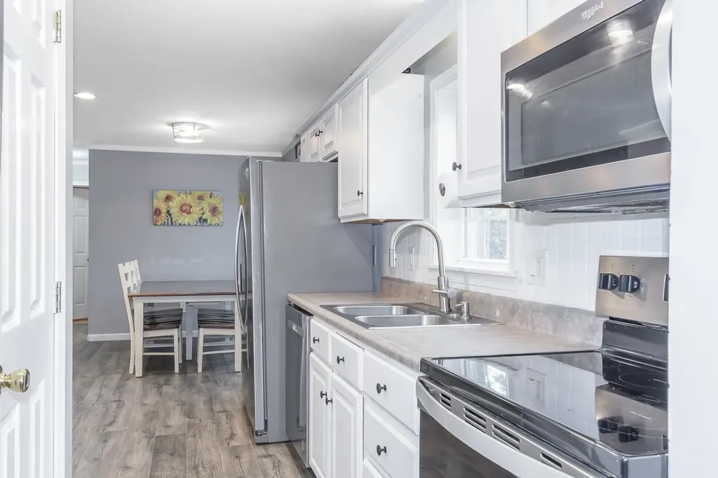 42 Woodrow Avenue Franklin NH 03235