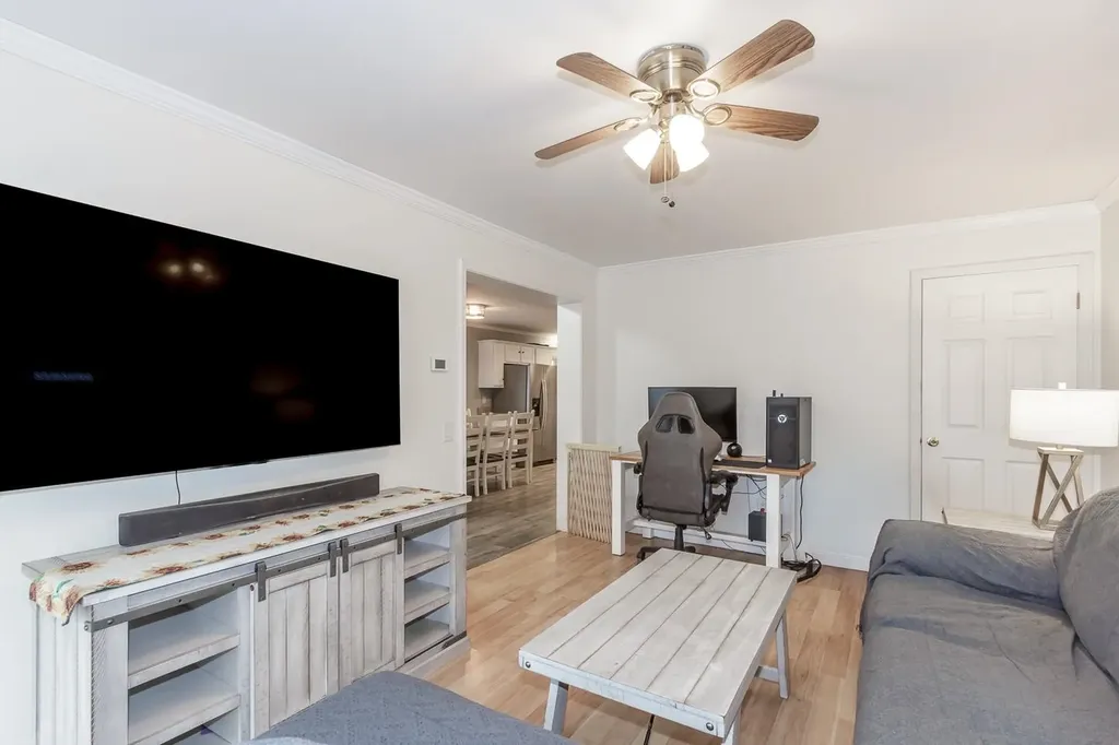 42 Woodrow Avenue Franklin NH 03235