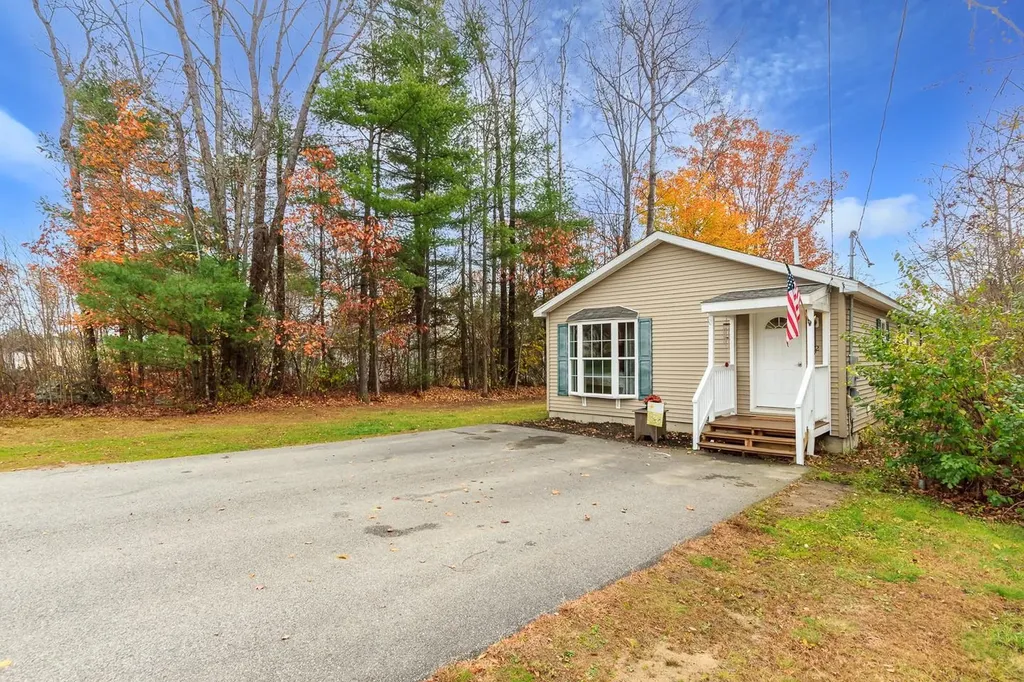 42 Woodrow Avenue Franklin NH 03235