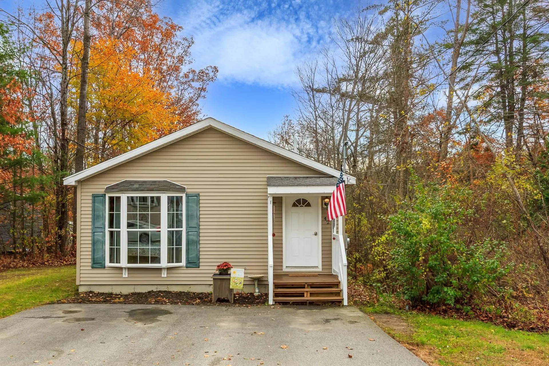 42 Woodrow Avenue Franklin NH 03235