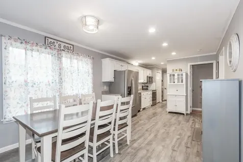 42 Woodrow Avenue Franklin NH 03235