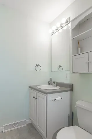 42 Woodrow Avenue Franklin NH 03235